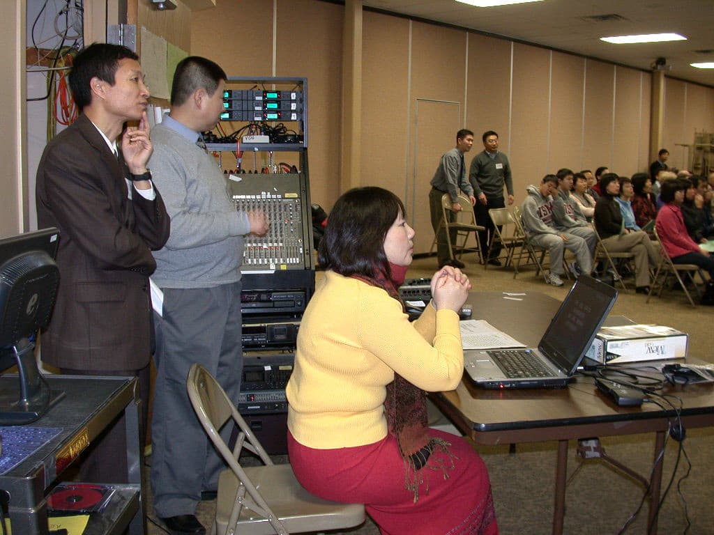 Congregation at the first Sunday worship, 28 January 2007